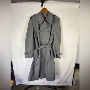London Fog Men's Classic Gray Trench Coat size 44 R